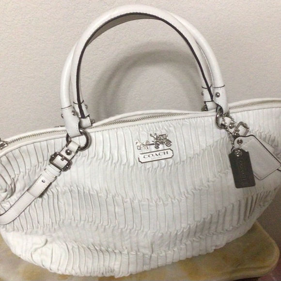 Ivory Coach Leather Tote Handbag - Picture 13 of 16